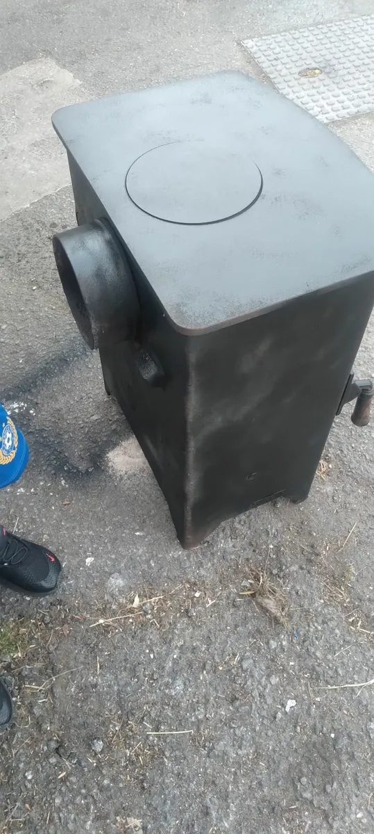 Stove maybe suitable for shed r house priced - Image 2