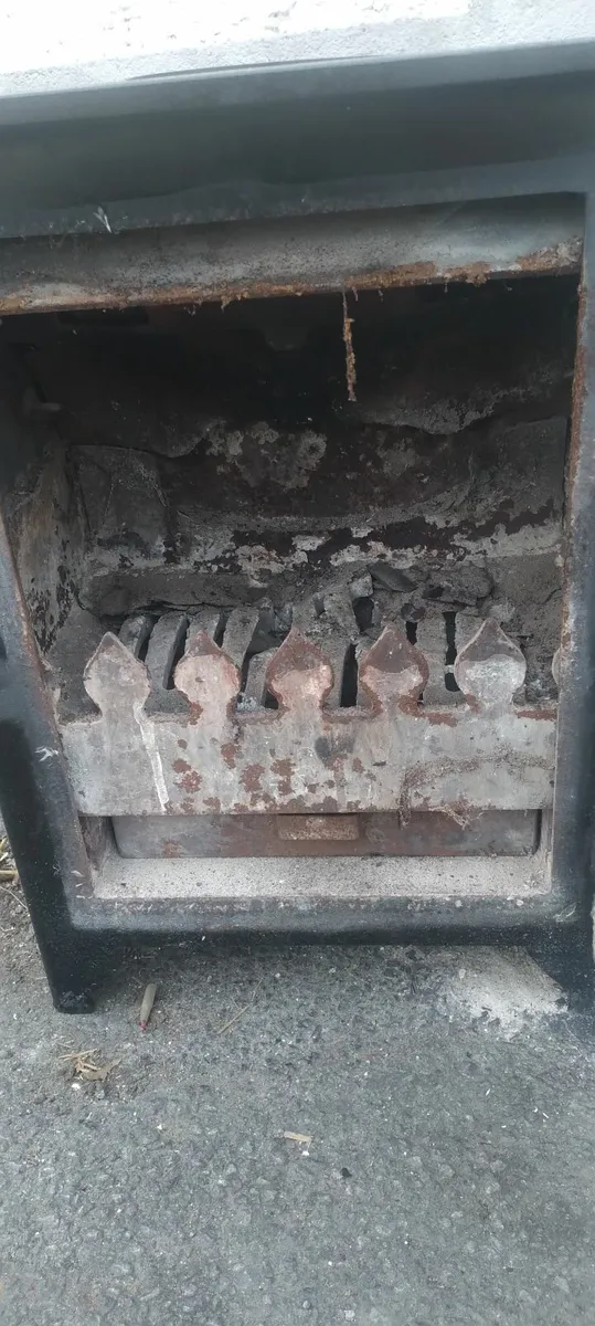 Stove maybe suitable for shed r house priced - Image 4
