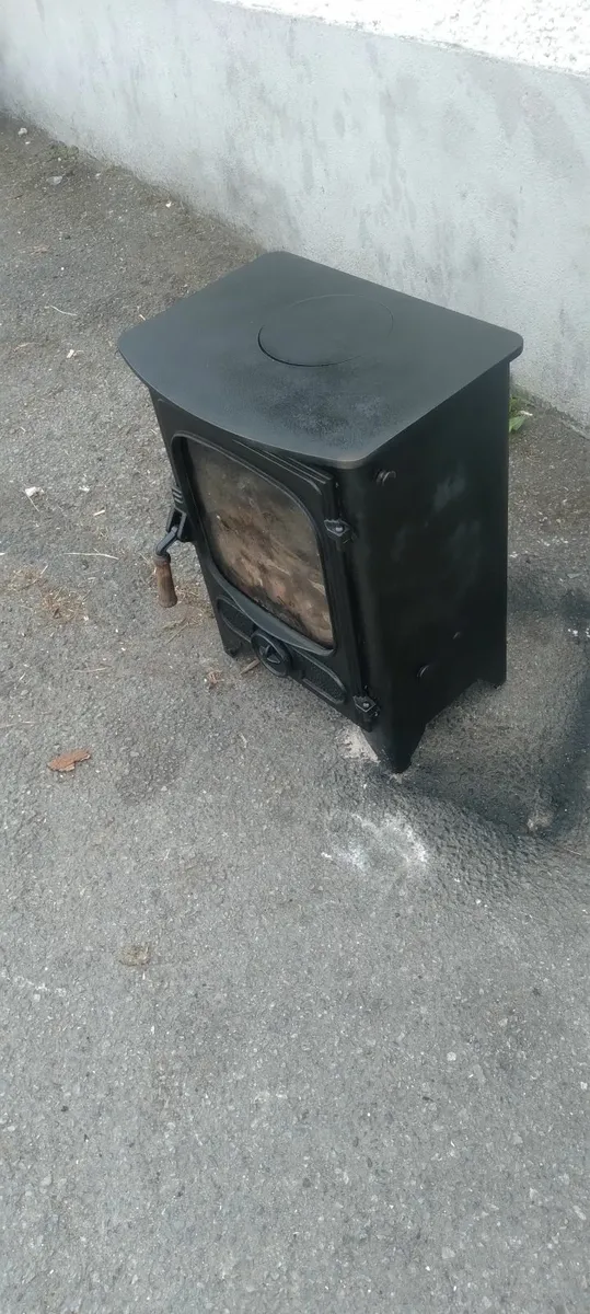 Stove maybe suitable for shed r house priced - Image 1