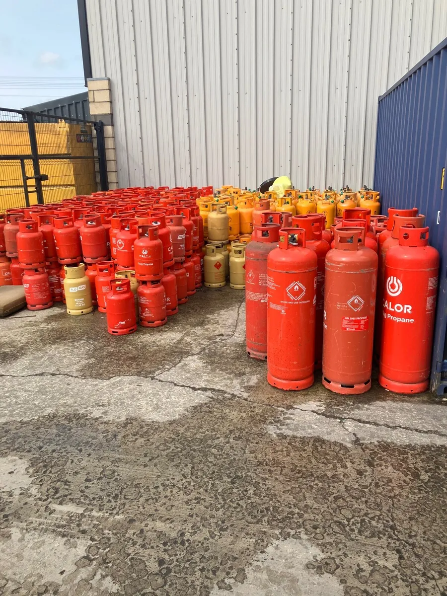 Gas cylinders