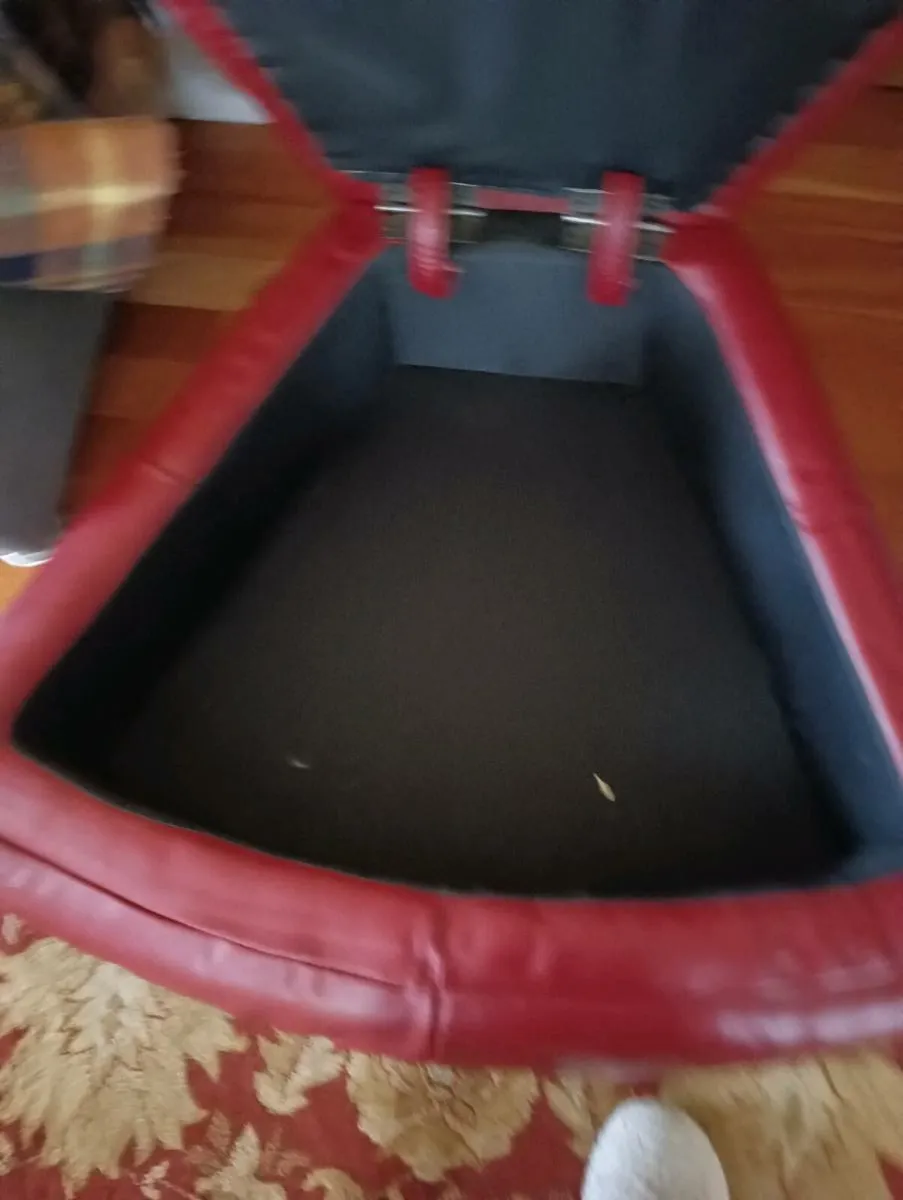 Storage and foot rest like new - Image 3