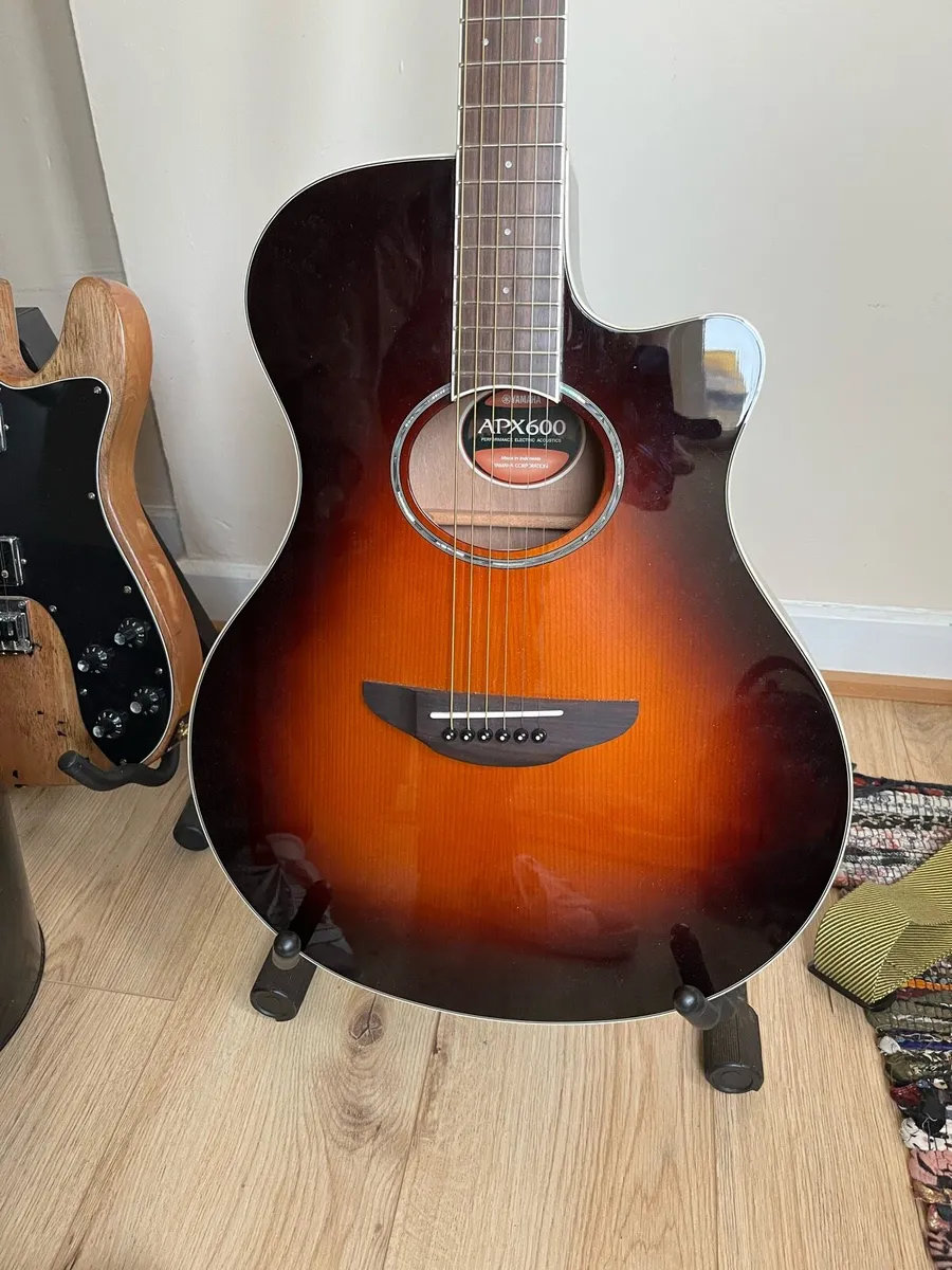 Yamaha APX600 - Image 1
