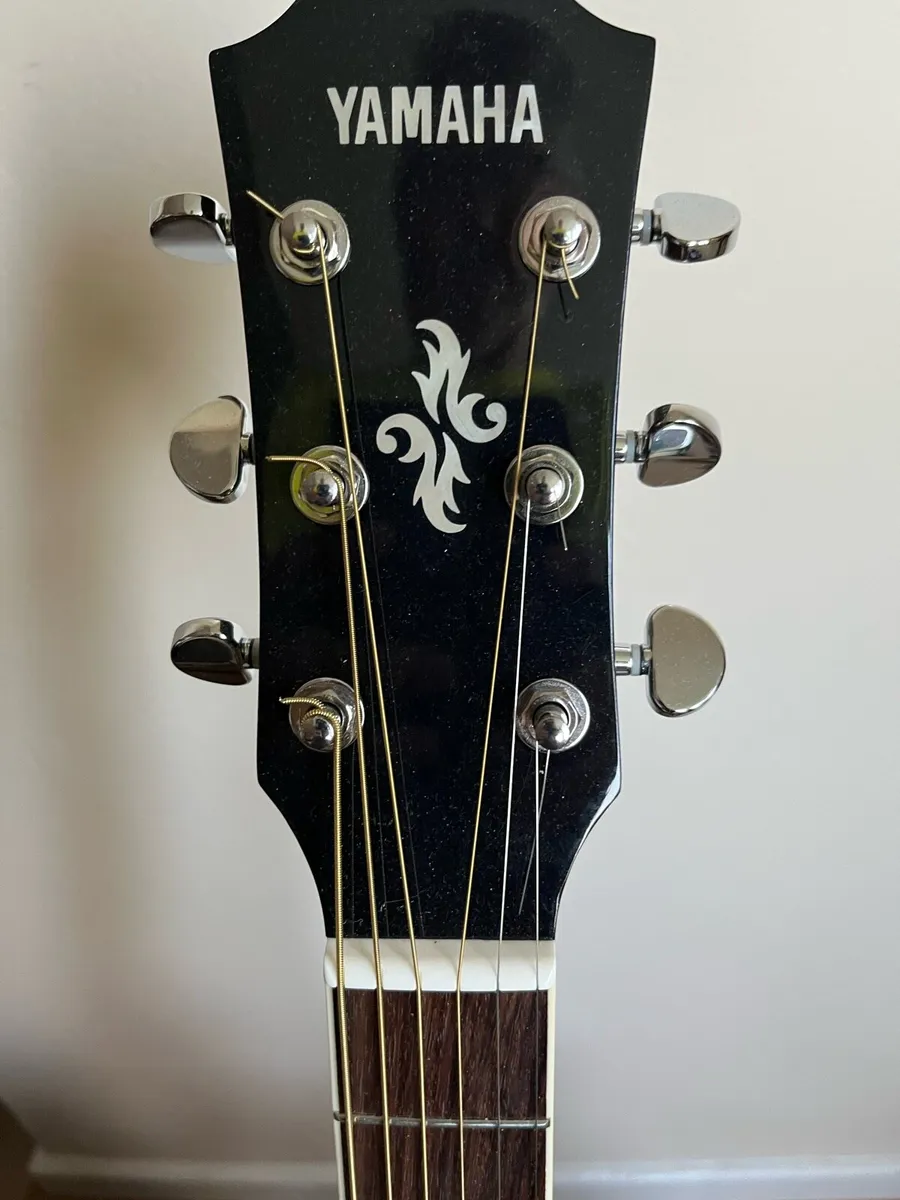 Yamaha APX600 - Image 4