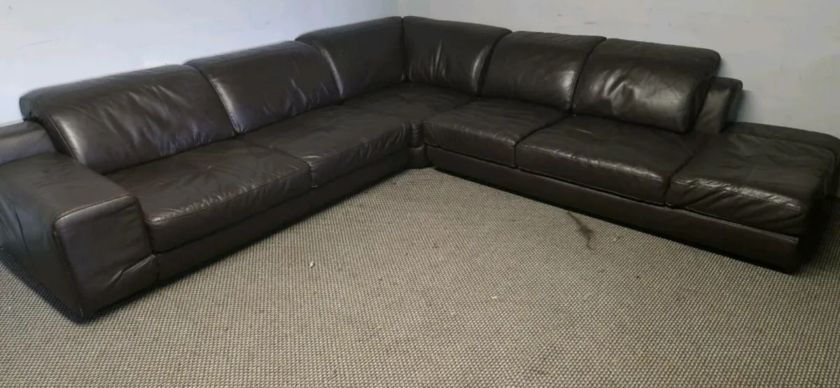 Corner sofa - Image 1
