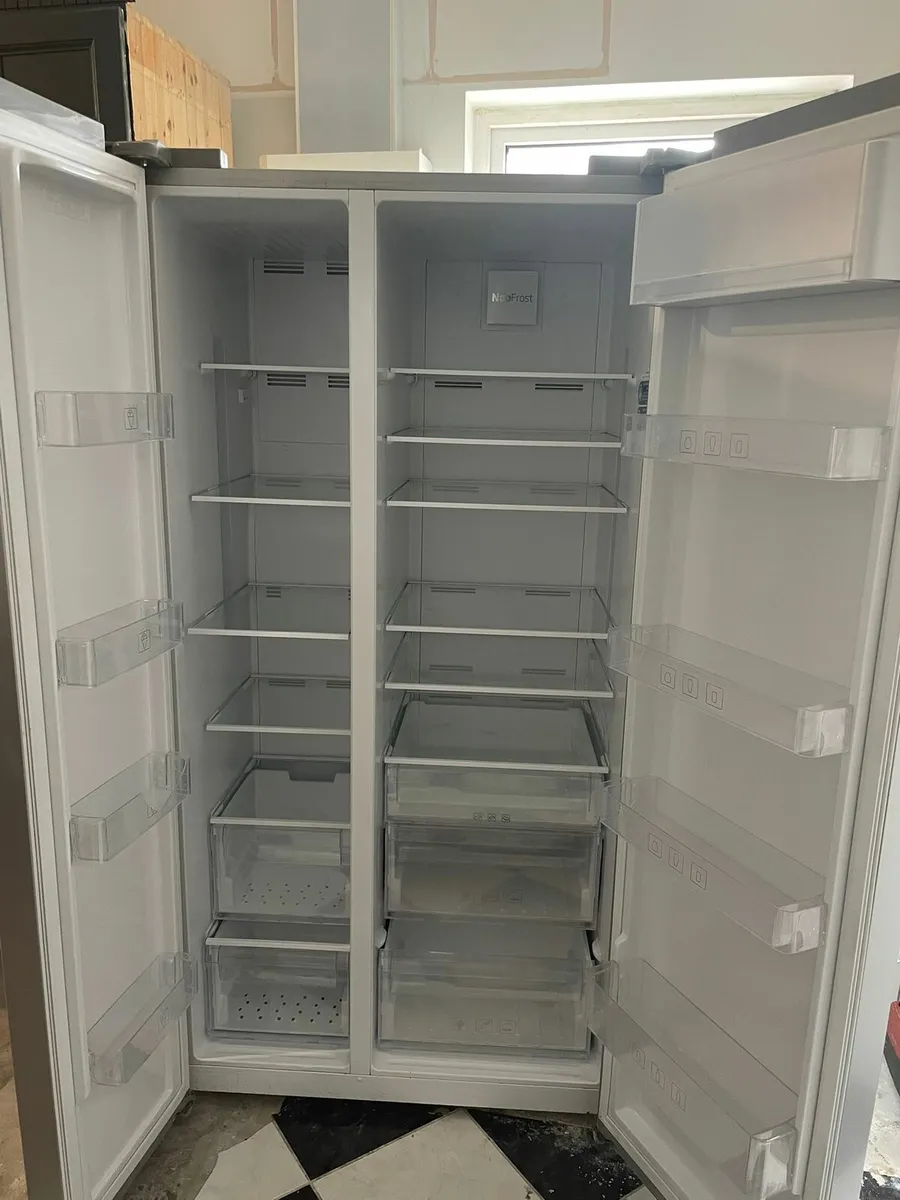 Beko fridge freezer - Image 1
