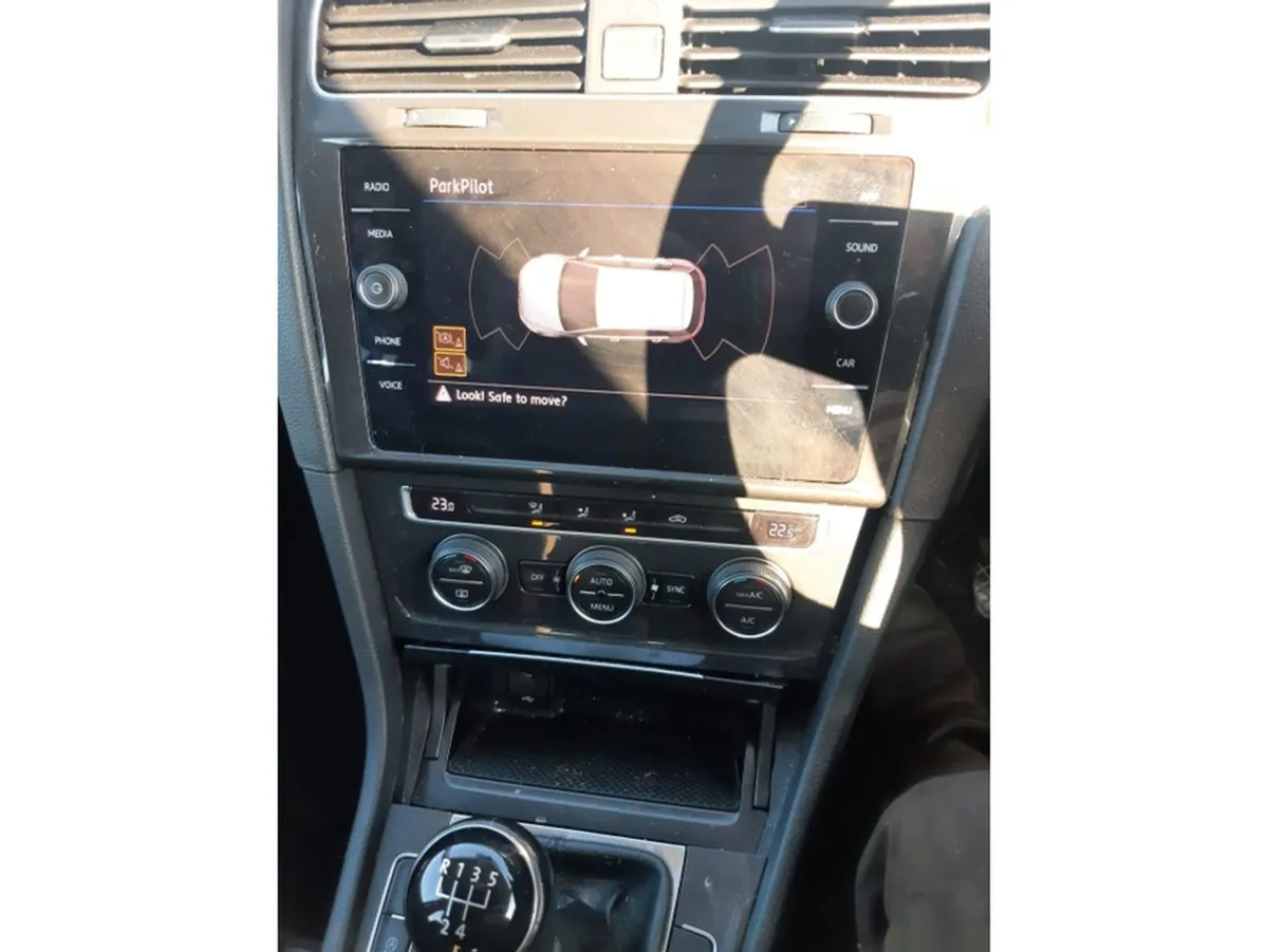 Volkswagen Golf Comfortline 1.6 TDI Manual 5speed - Image 2