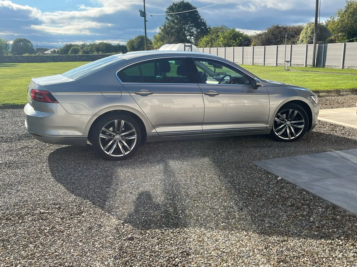 Volkswagon Passat - Image 2