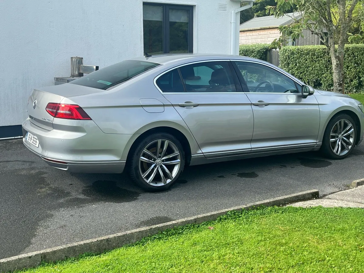 Volkswagon Passat - Image 4