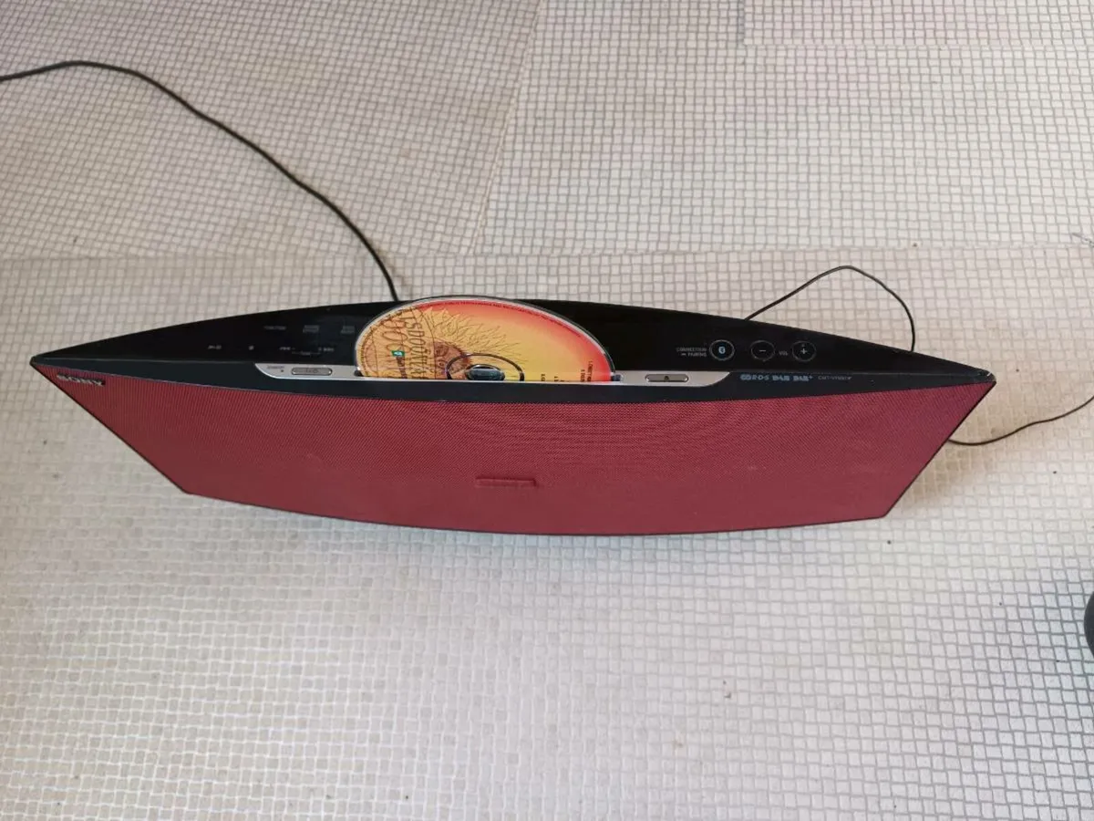 Sony CMT v75  Micro HiFi Docking Bluetooth - Image 1