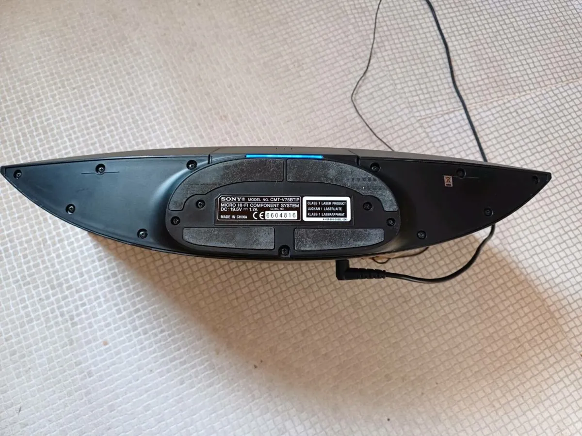 Sony CMT v75  Micro HiFi Docking Bluetooth - Image 3