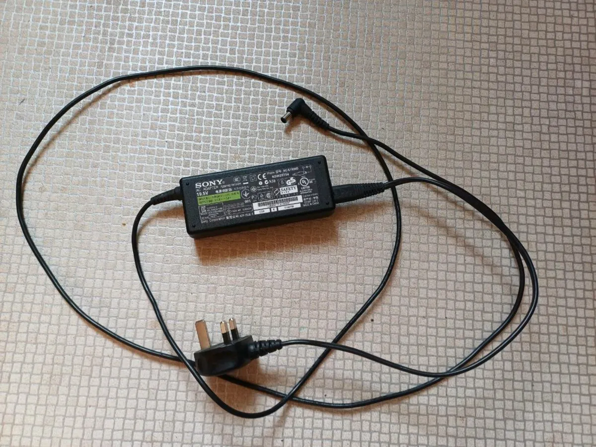 Sony CMT v75  Micro HiFi Docking Bluetooth - Image 4