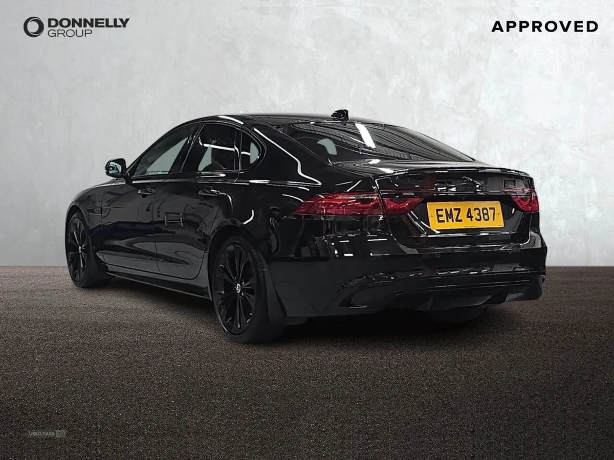 Jaguar XF 2.0 D200 R-dynamic SE Black 4dr Auto - Image 2