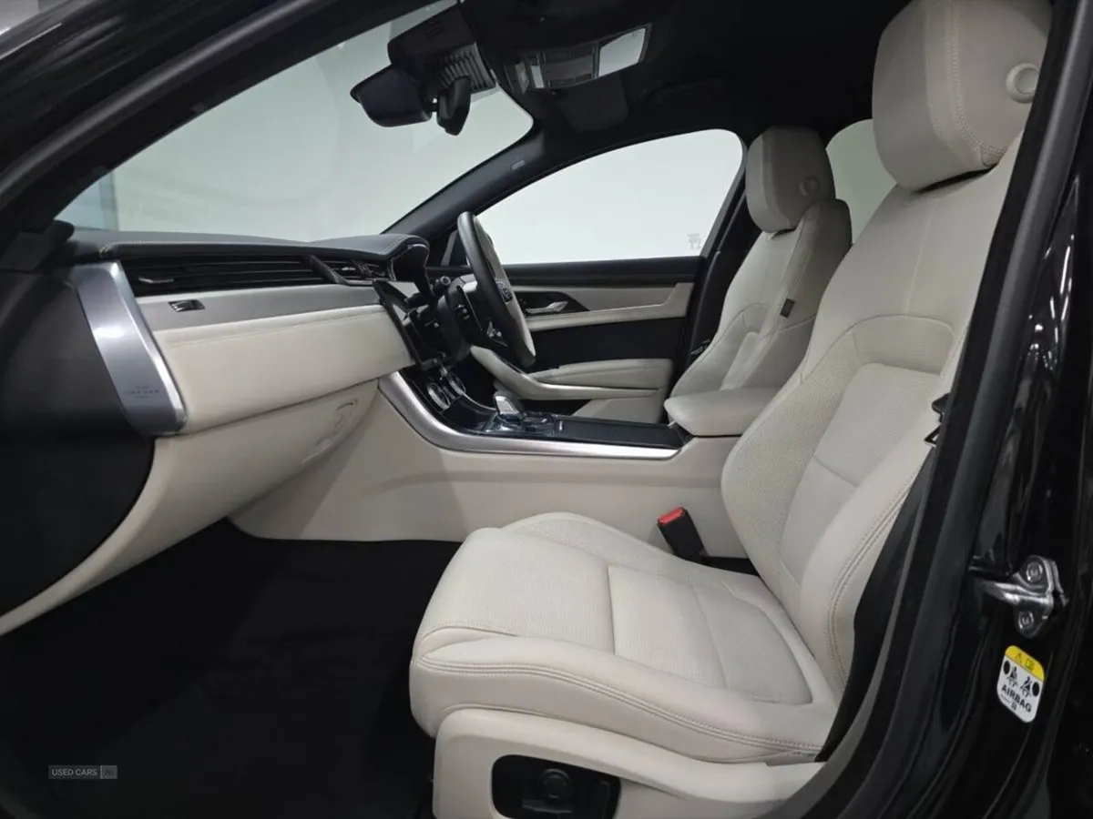 Jaguar XF 2.0 D200 R-dynamic SE Black 4dr Auto - Image 3