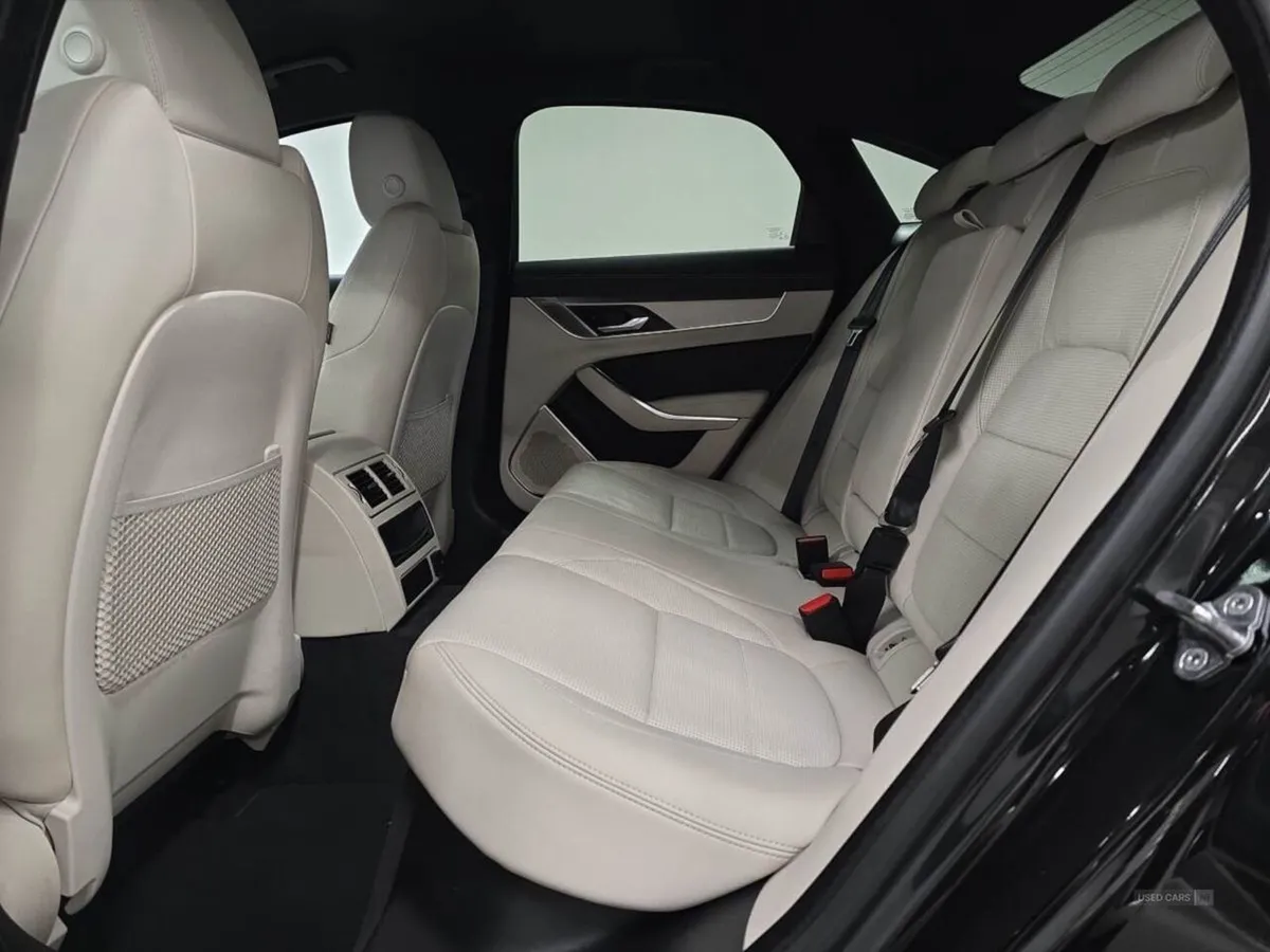 Jaguar XF 2.0 D200 R-dynamic SE Black 4dr Auto - Image 4