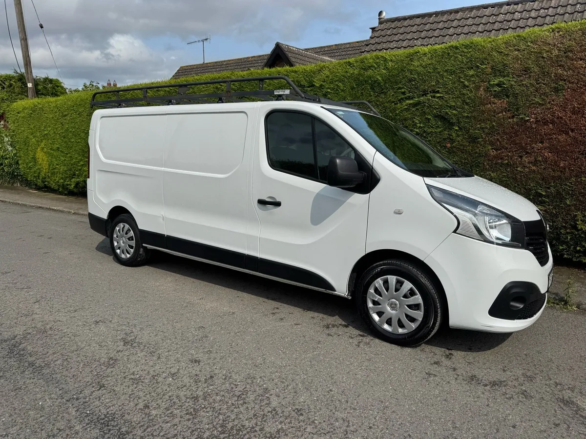 Renault Trafic cvrt 2/26 tax 12/15 Aircon - Image 2