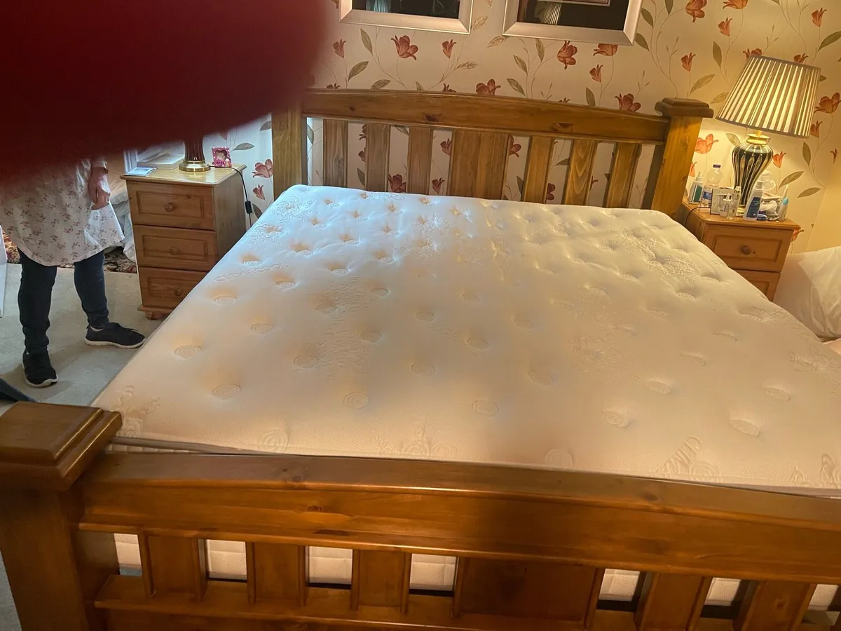 Kingside bed perfect condition as new just to big - Image 3