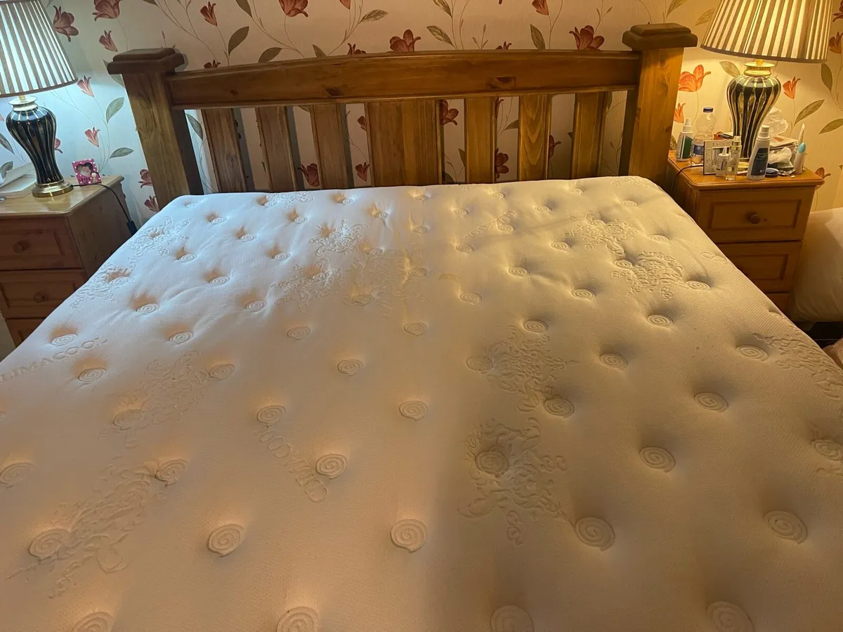 Kingside bed perfect condition as new just to big - Image 4