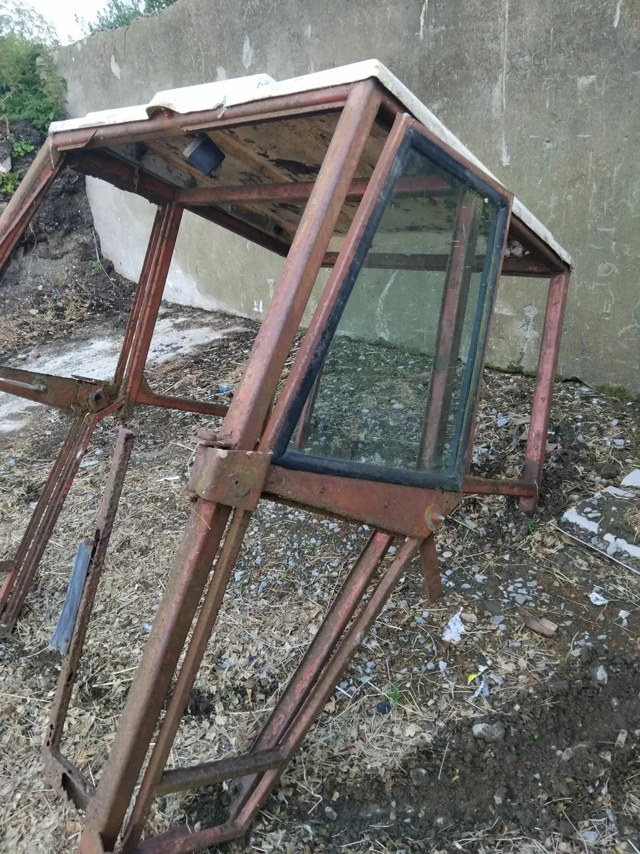 Tractor cab - Image 2