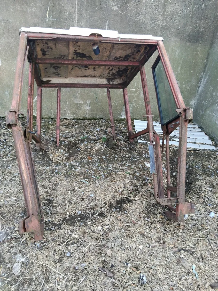 Tractor cab - Image 3
