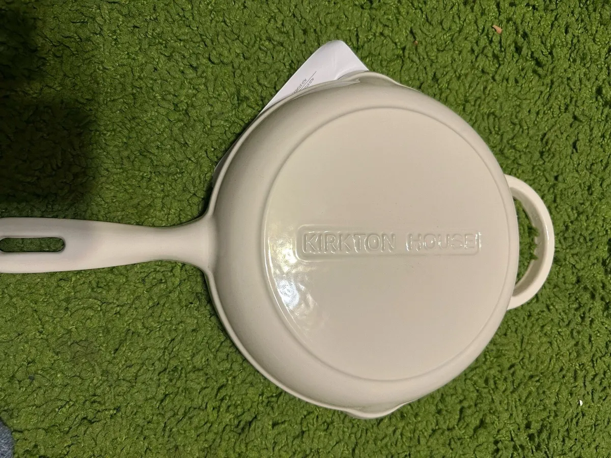 Cast Iron Skillet - Image 3