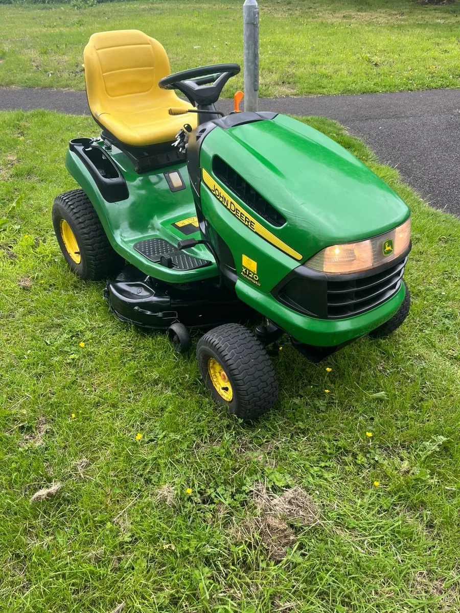John deere mulching ride on lawnmower - Image 1
