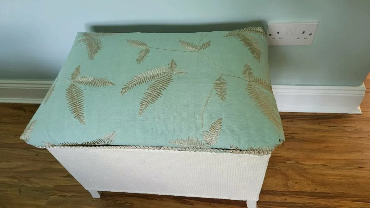 Vintage Blanket box - Image 3