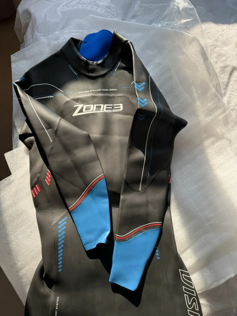 Zone3 Men’s Vision Triathlon Wetsuit (L) - Image 1