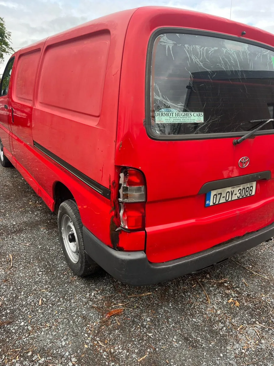 07 toyota hiace - Image 3