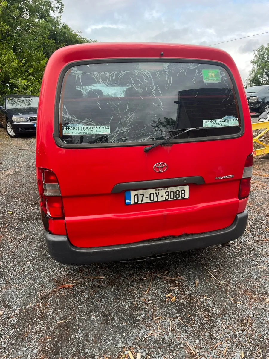 07 toyota hiace - Image 4