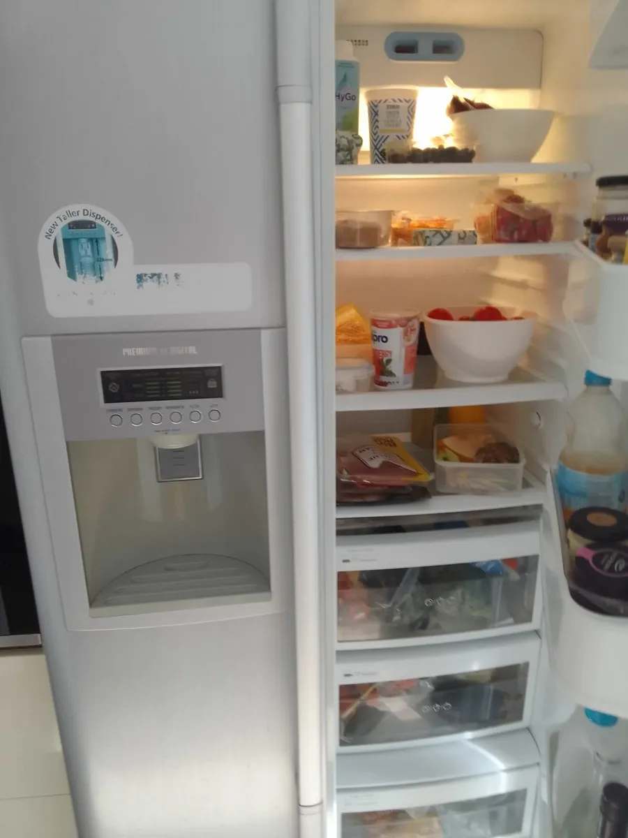 Fridge freezer for sale - Image 3