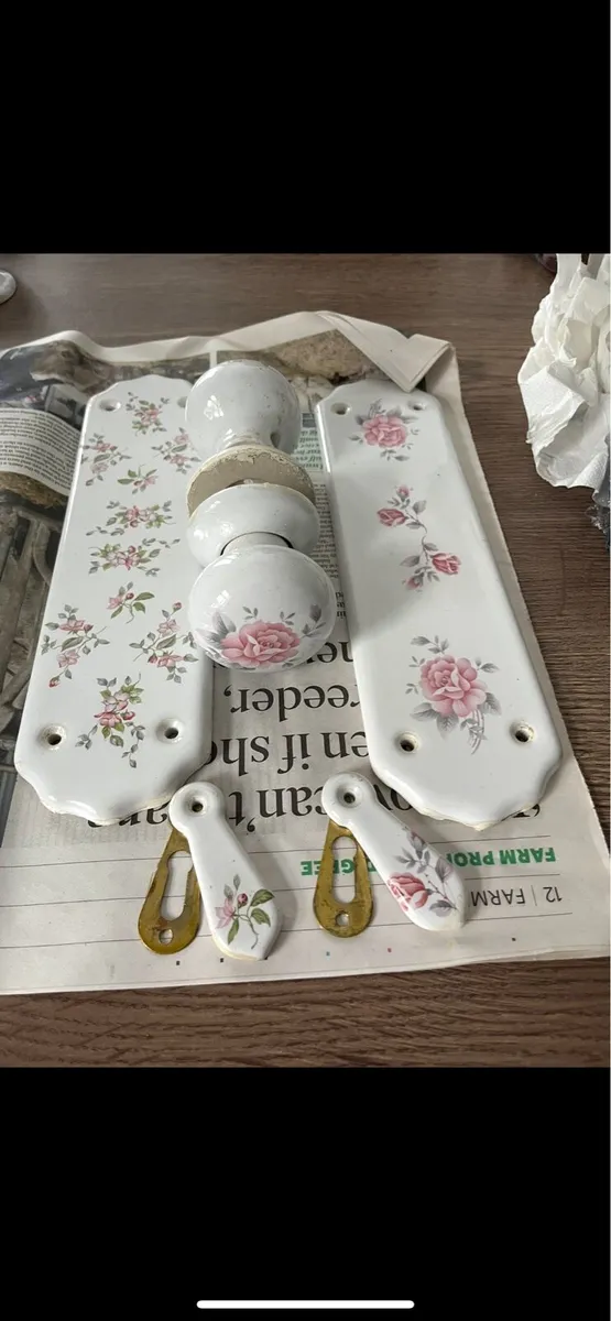vintage porcelain door handles and plates - Image 2
