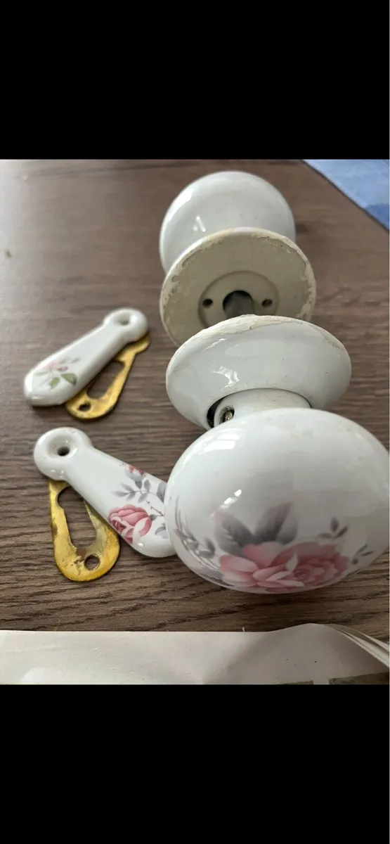 vintage porcelain door handles and plates - Image 3