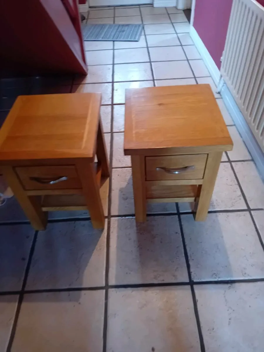 2 lamp tables solid oak 40 cash only - Image 1