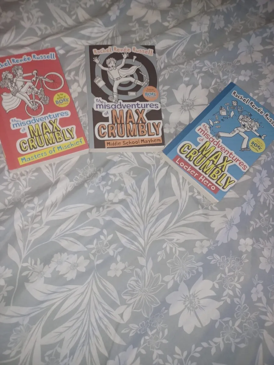 Tom Gates & Max Crumbly Kids Books x 6 - Image 2