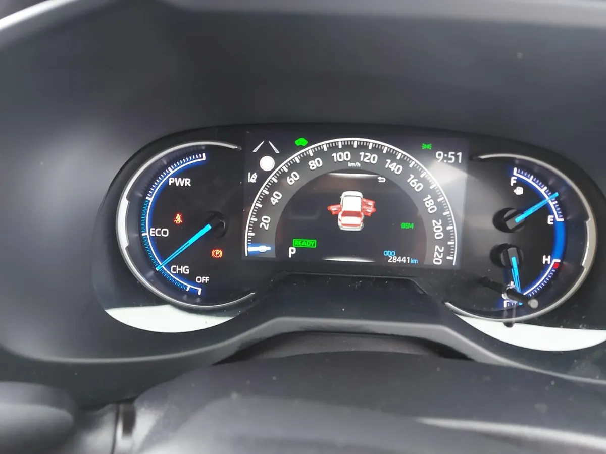 Toyota RAV4 2023 - Image 3