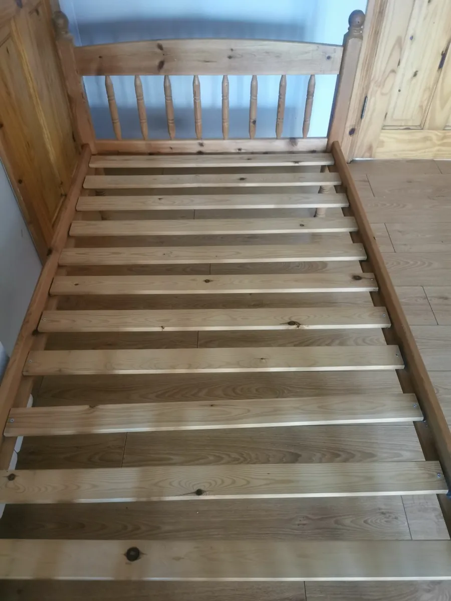 Pine Quality Sturdy single bed - Image 2