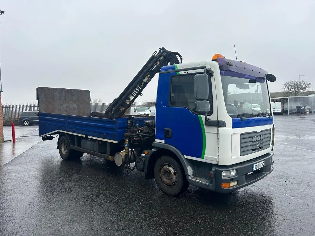 06  12 ton  man truck - Image 1