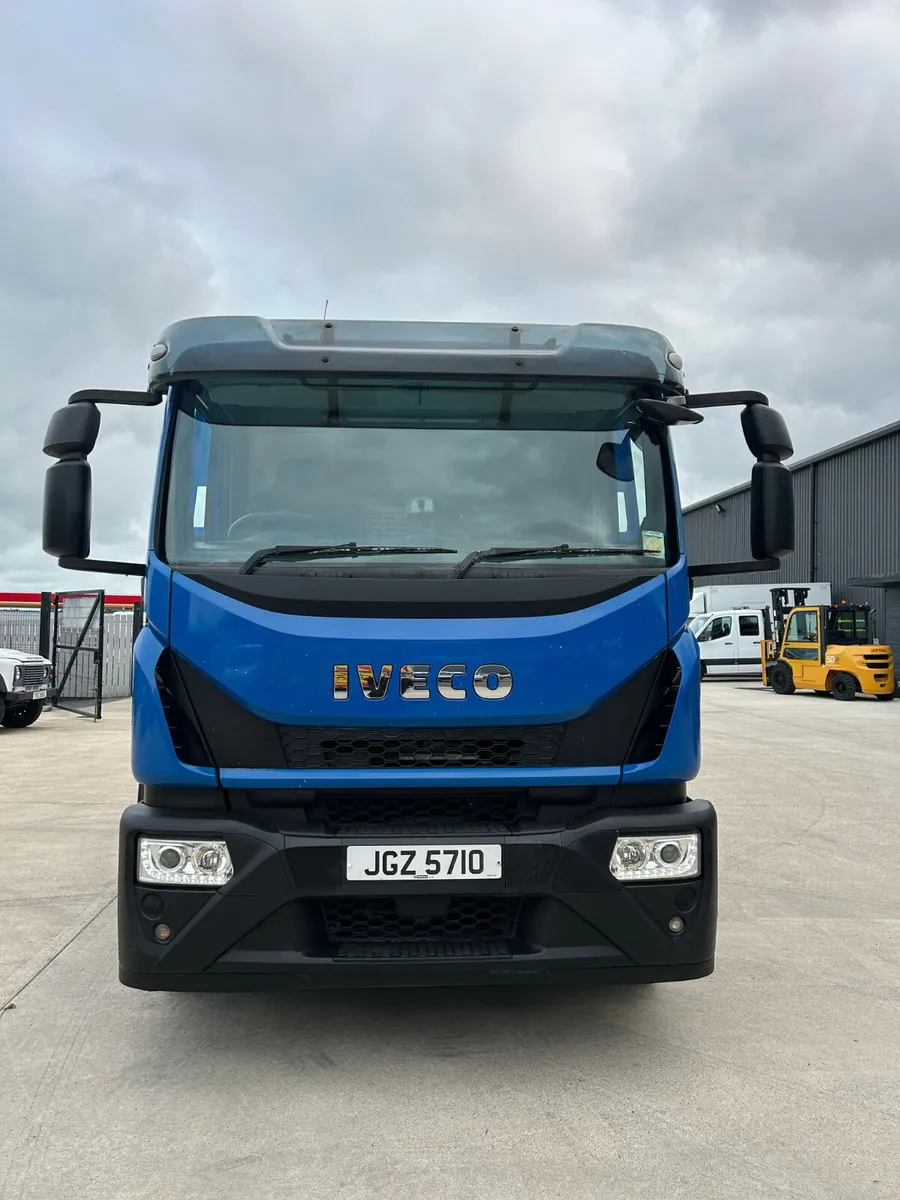 AUGUST 2018 IVECO 180E25 18 TONNE EURO 6 - Image 2