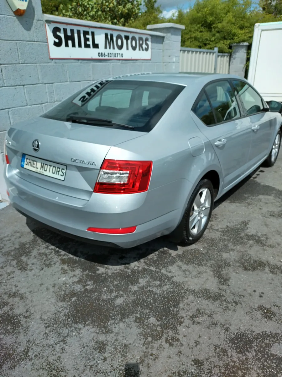 SKODA OCTAVIA 2016  2.0 TDI H BACK MANUAL - Image 3