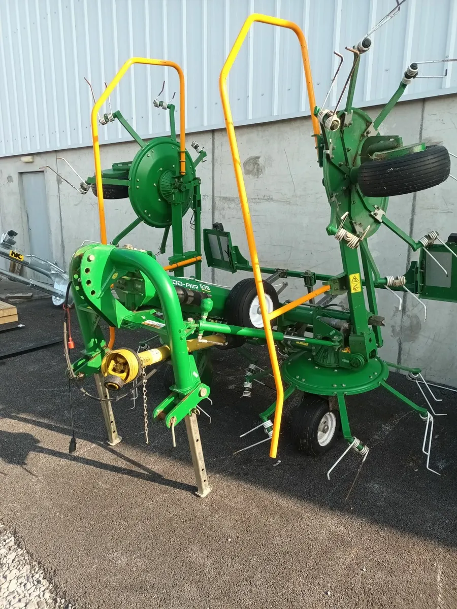 Malone 4 Rotor Tedder - Image 1