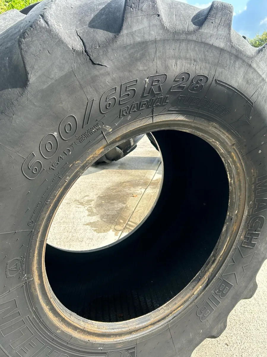 600/65/28 Tyres - Image 3