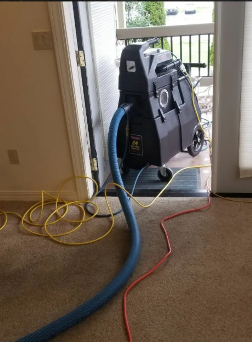 Rotovac Ranger carpet cleaning machine - Image 1