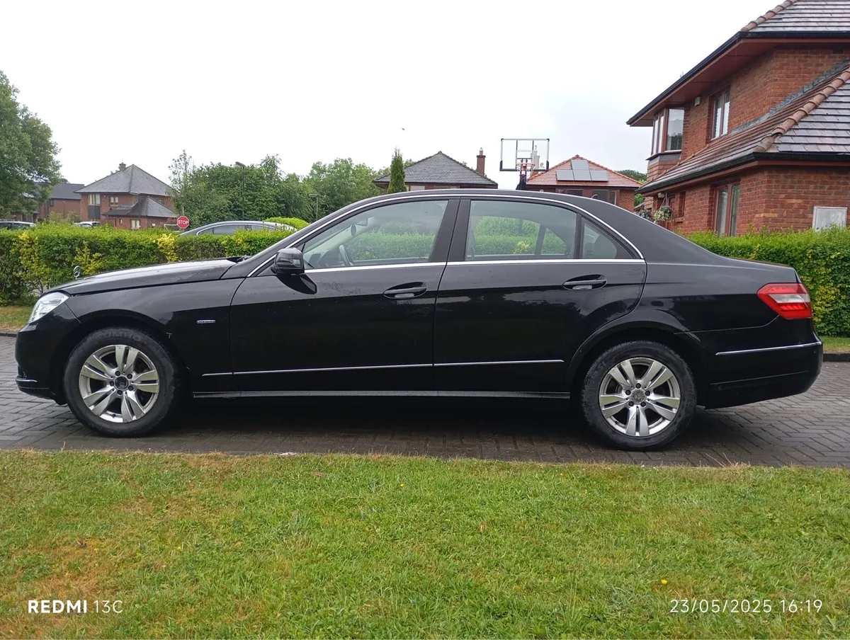 MERCEDES E200 AUTO   PRICE €5,550 - Image 4