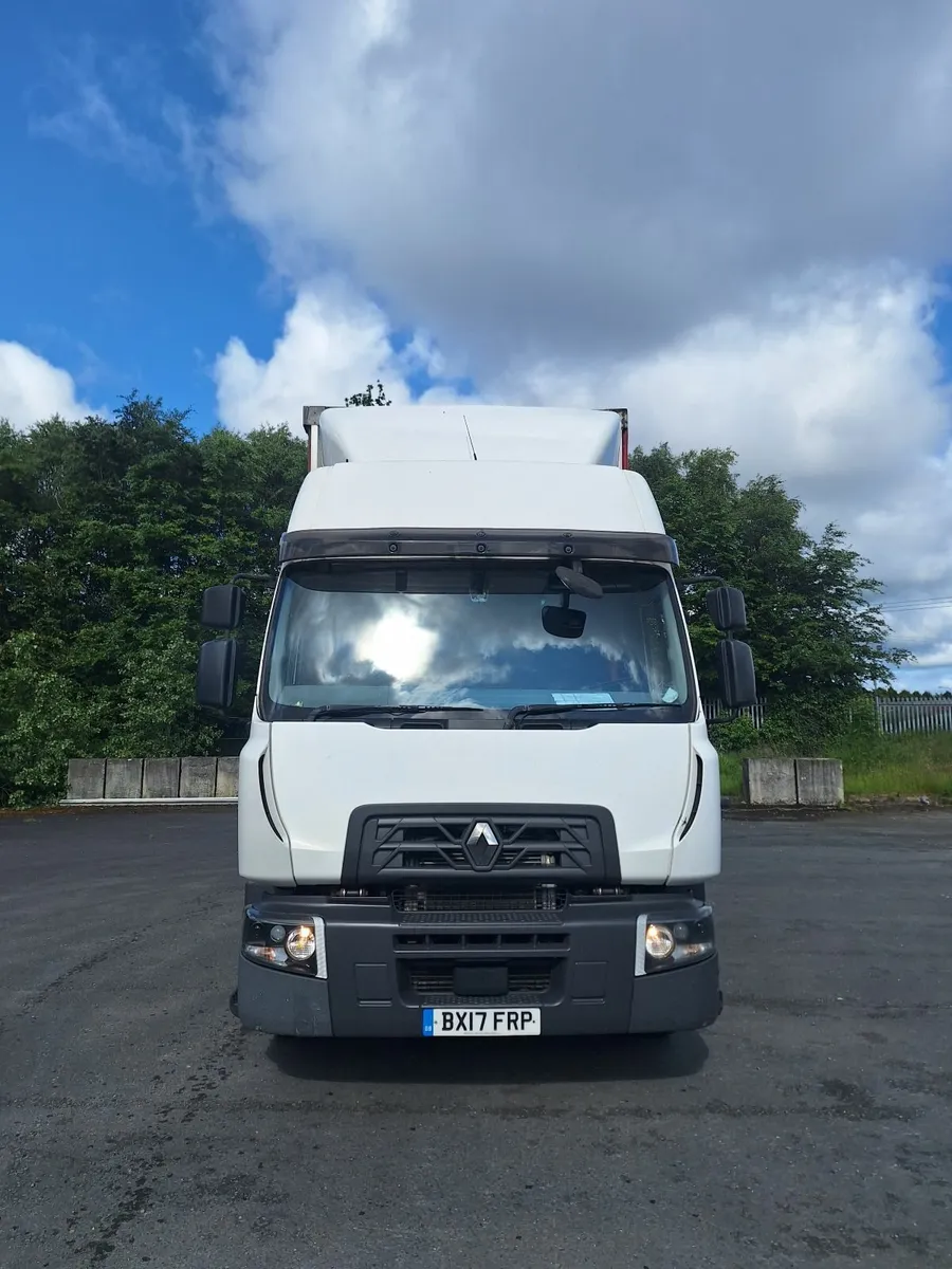2017 Renault Trucks D26 6x2 Rigid Curtainside Euro - Image 2