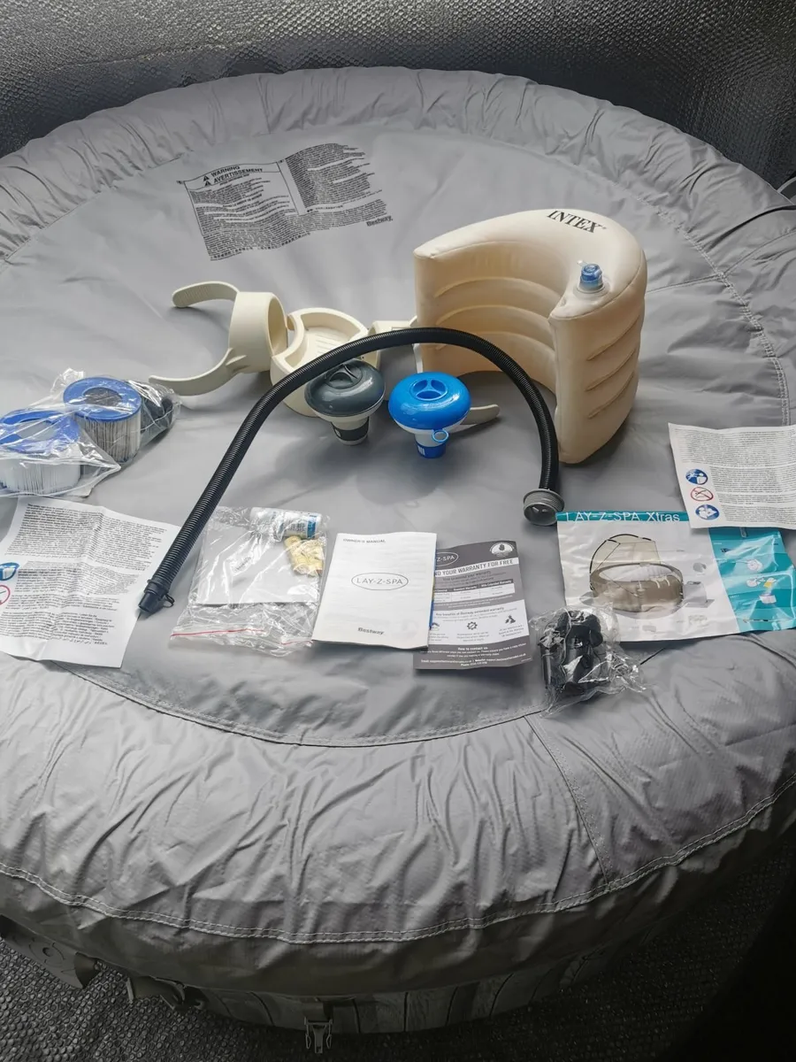 New Lay-Z-Spa Jacuzzi Fiji 2-4persons full set - Image 3