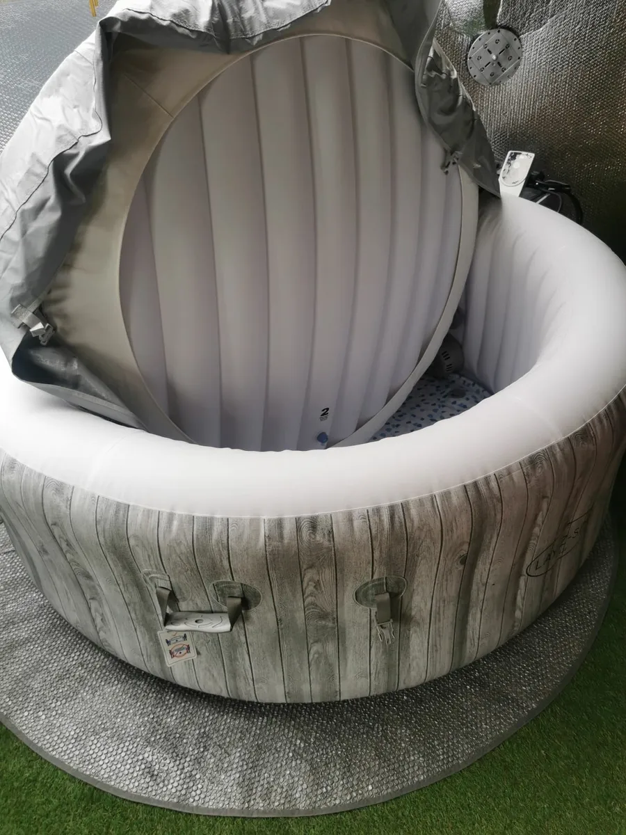New Lay-Z-Spa Jacuzzi Fiji 2-4persons full set - Image 4