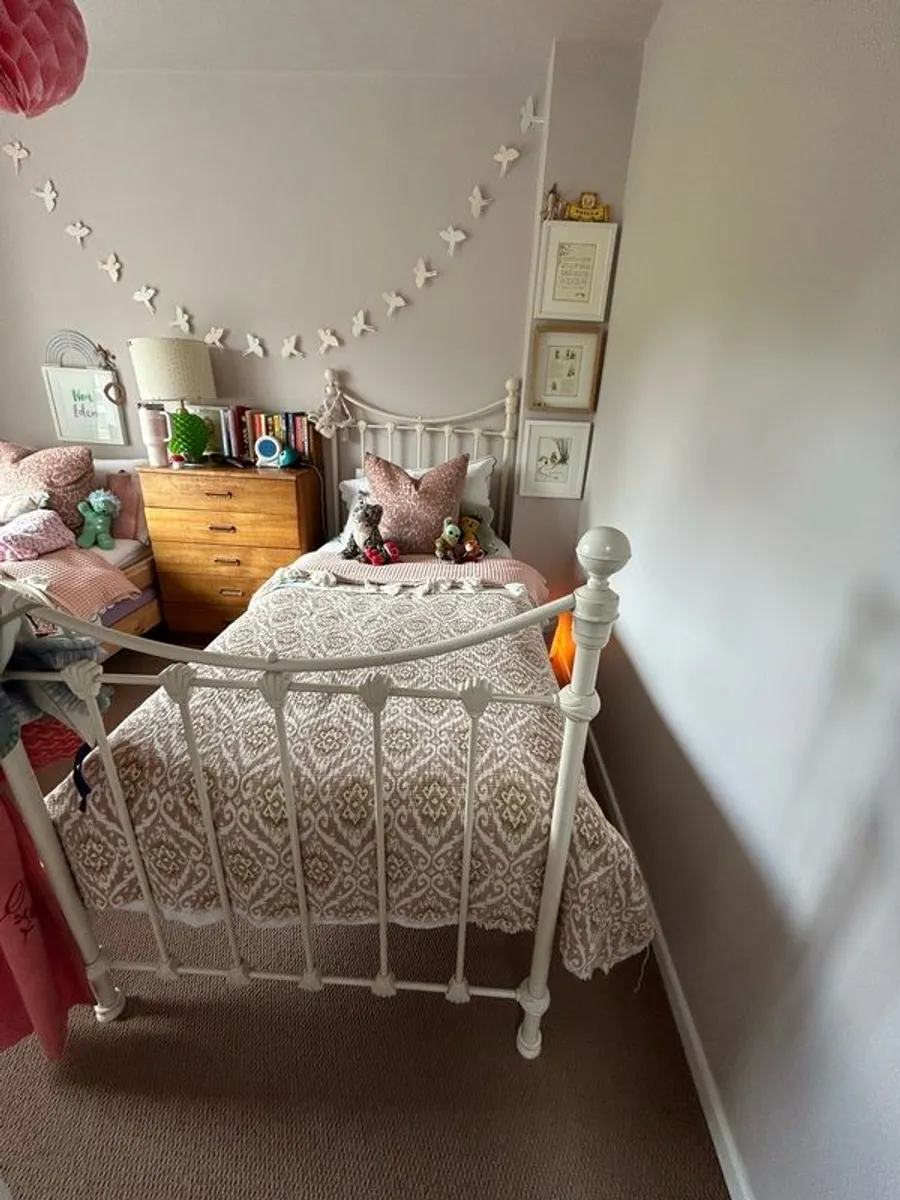 Laura Ashley Cast Iron Single Bed - Image 2
