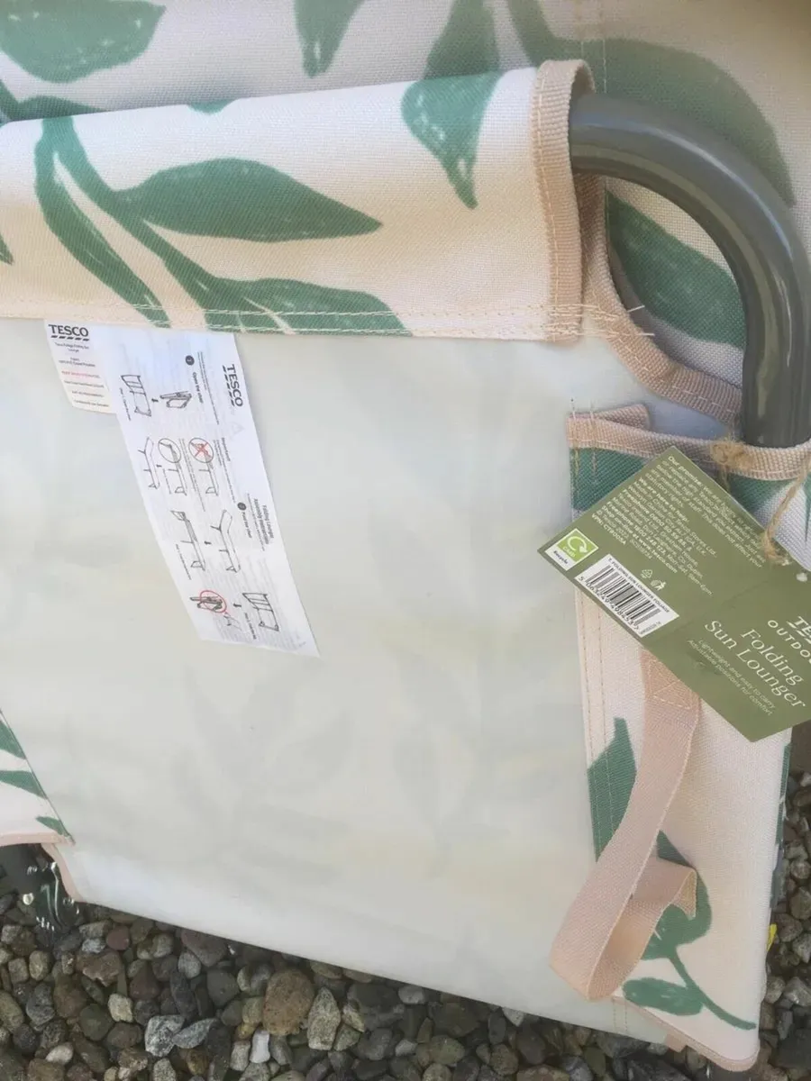 BRAND NEW Sun Lounger Folding Garden Chair - Image 3
