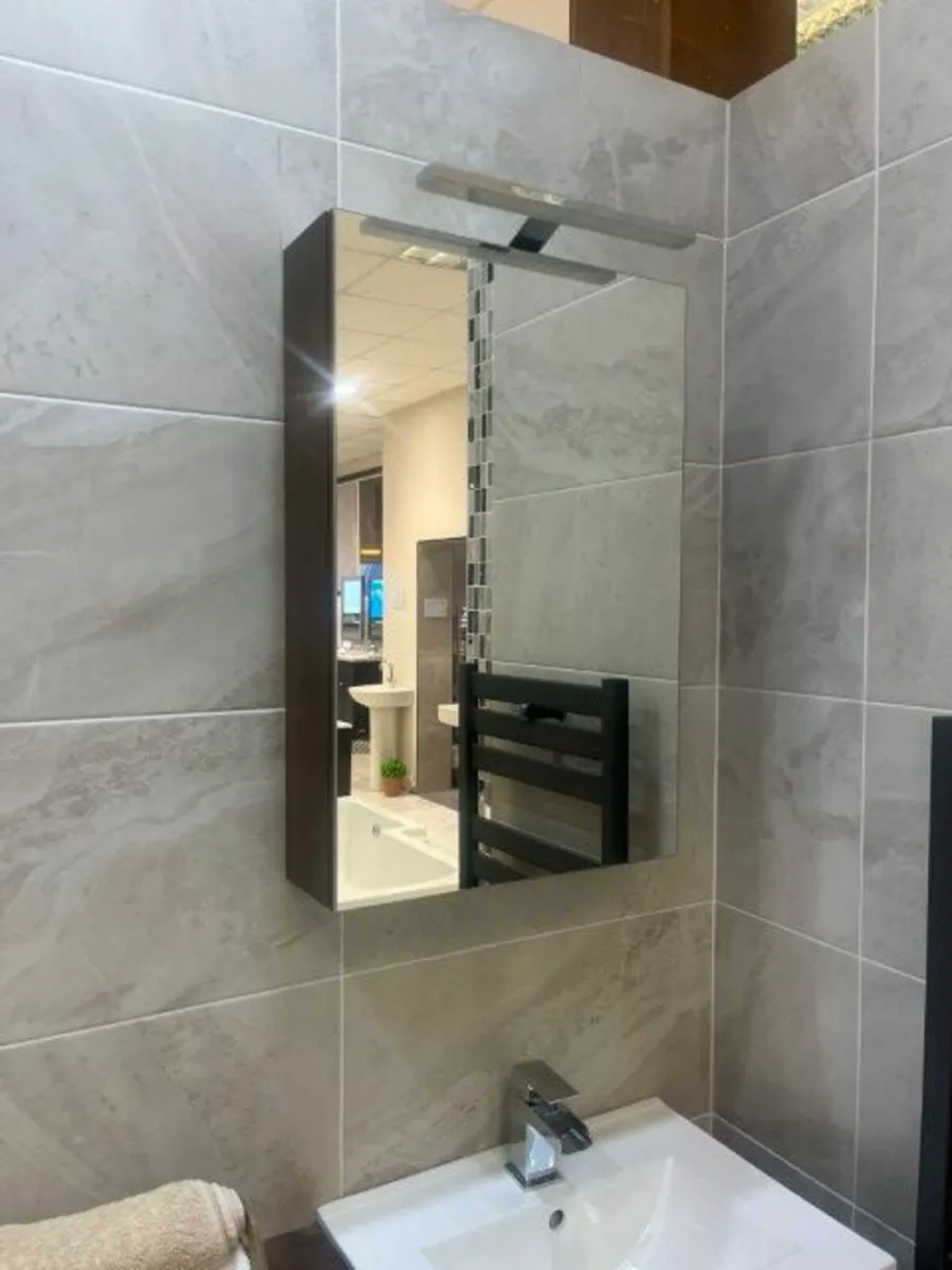 Online Auction Of Bathroom And Accessories!! - Image 2