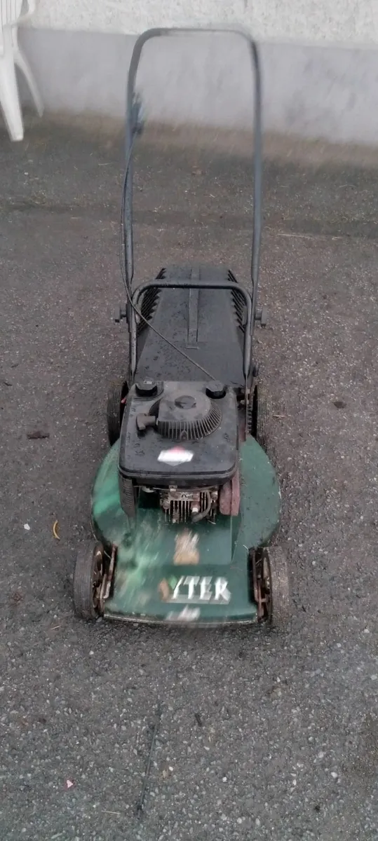 Push lawnmower running very well price too sell - Image 1